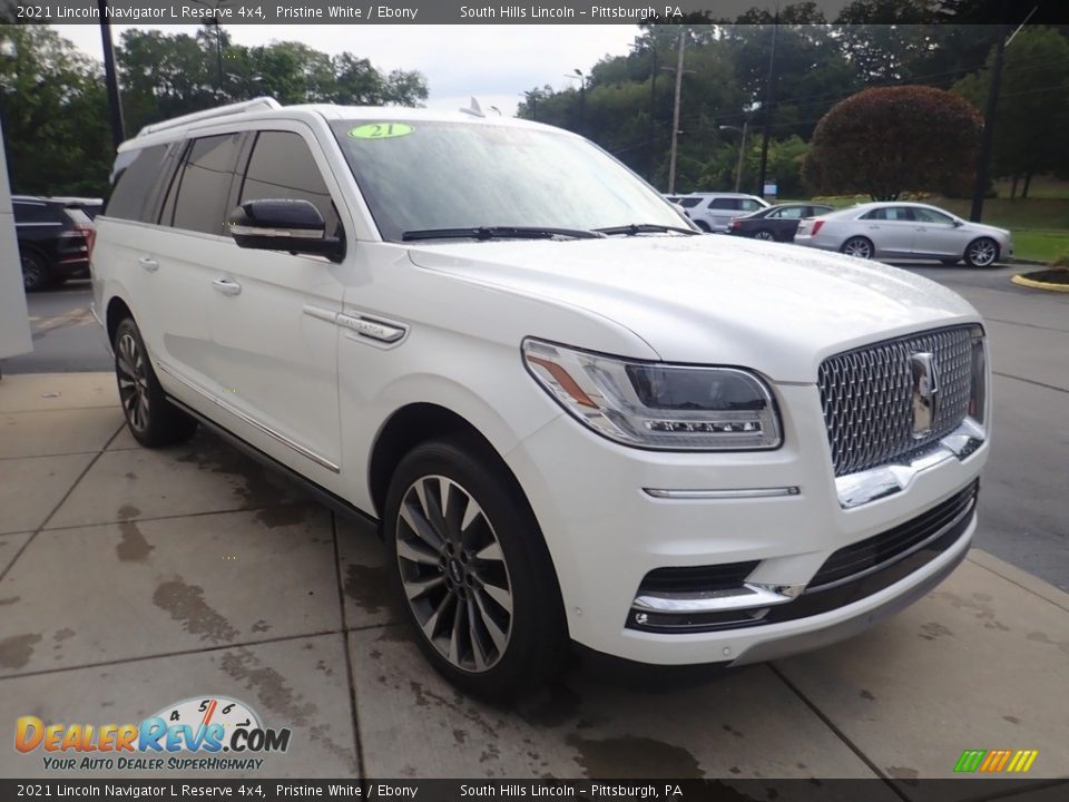 Front 3/4 View of 2021 Lincoln Navigator L Reserve 4x4 Photo #8