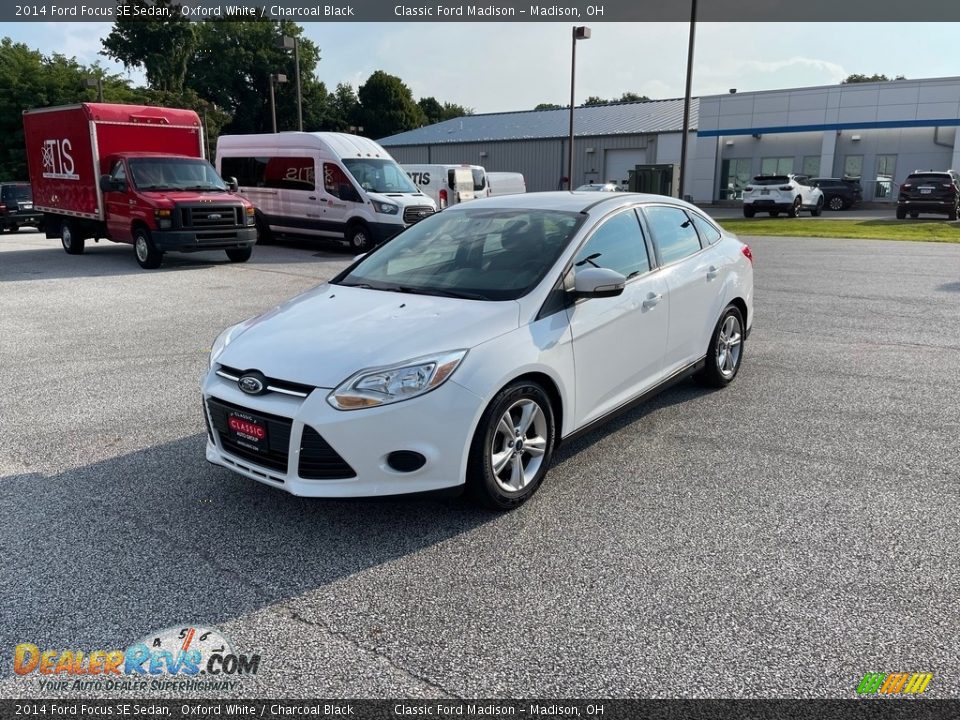 2014 Ford Focus SE Sedan Oxford White / Charcoal Black Photo #1