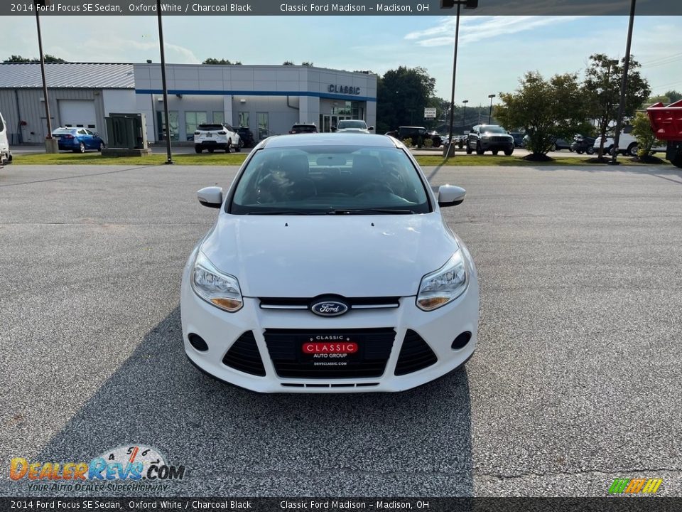 2014 Ford Focus SE Sedan Oxford White / Charcoal Black Photo #2