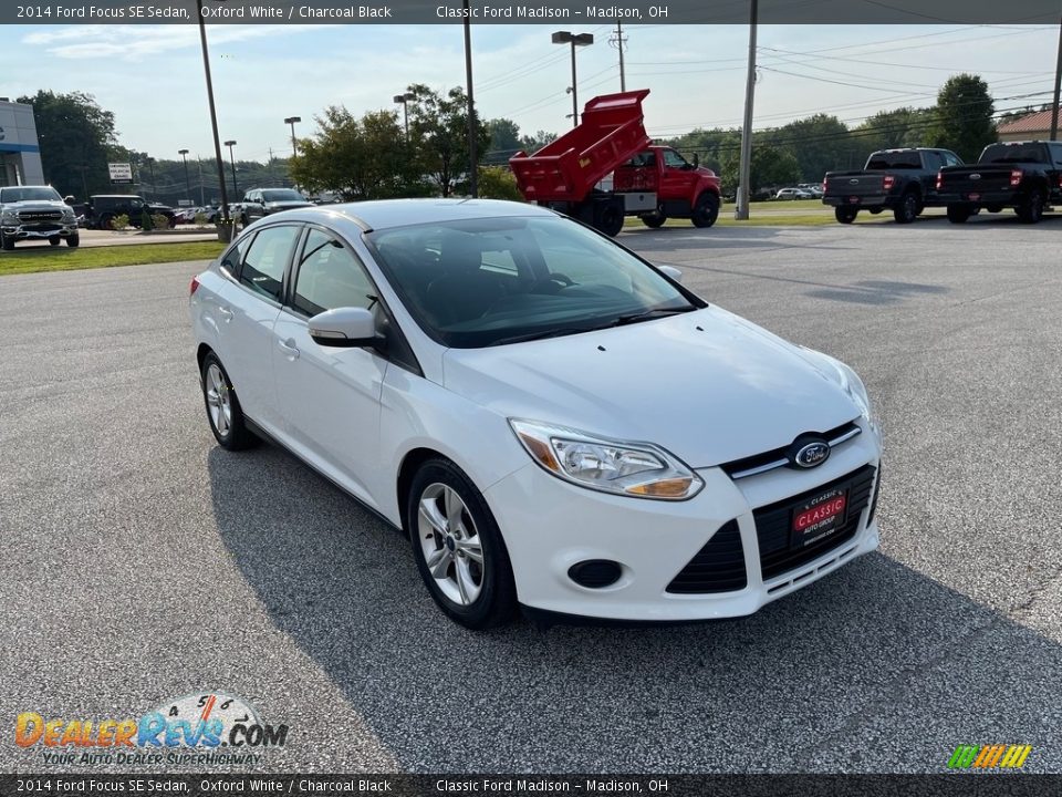 2014 Ford Focus SE Sedan Oxford White / Charcoal Black Photo #3