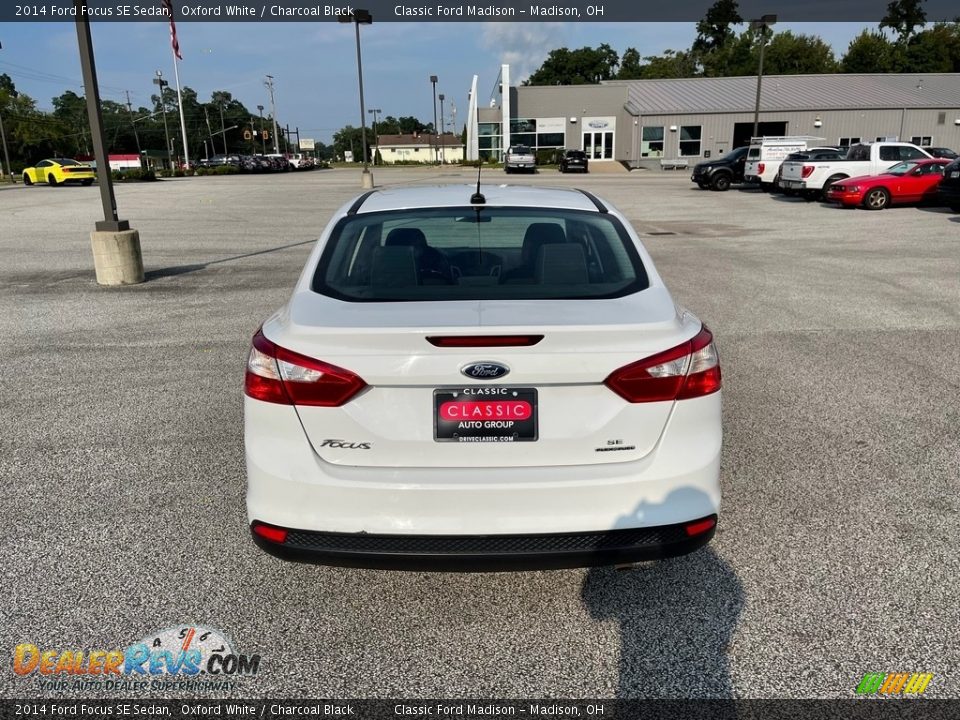 2014 Ford Focus SE Sedan Oxford White / Charcoal Black Photo #5