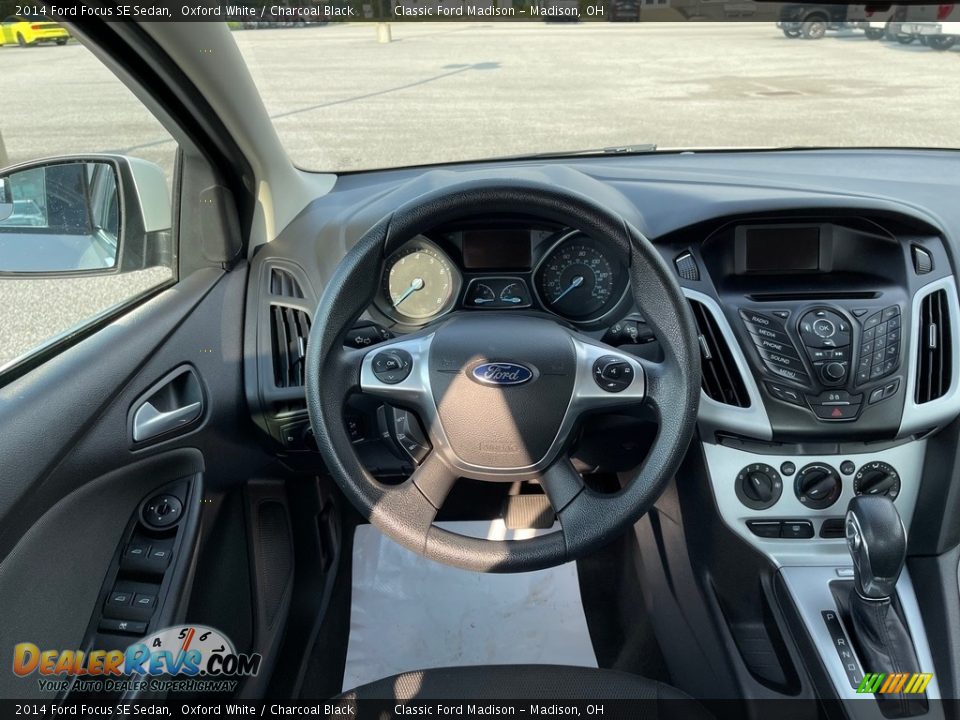 2014 Ford Focus SE Sedan Oxford White / Charcoal Black Photo #8