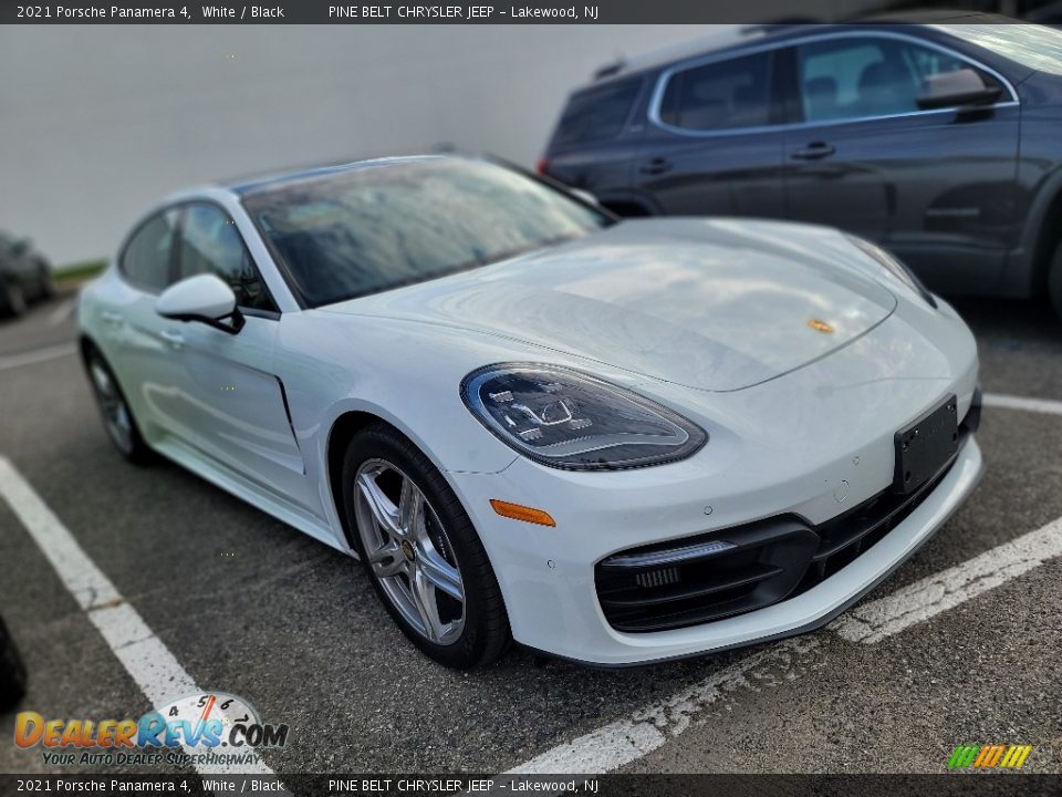 Front 3/4 View of 2021 Porsche Panamera 4 Photo #4