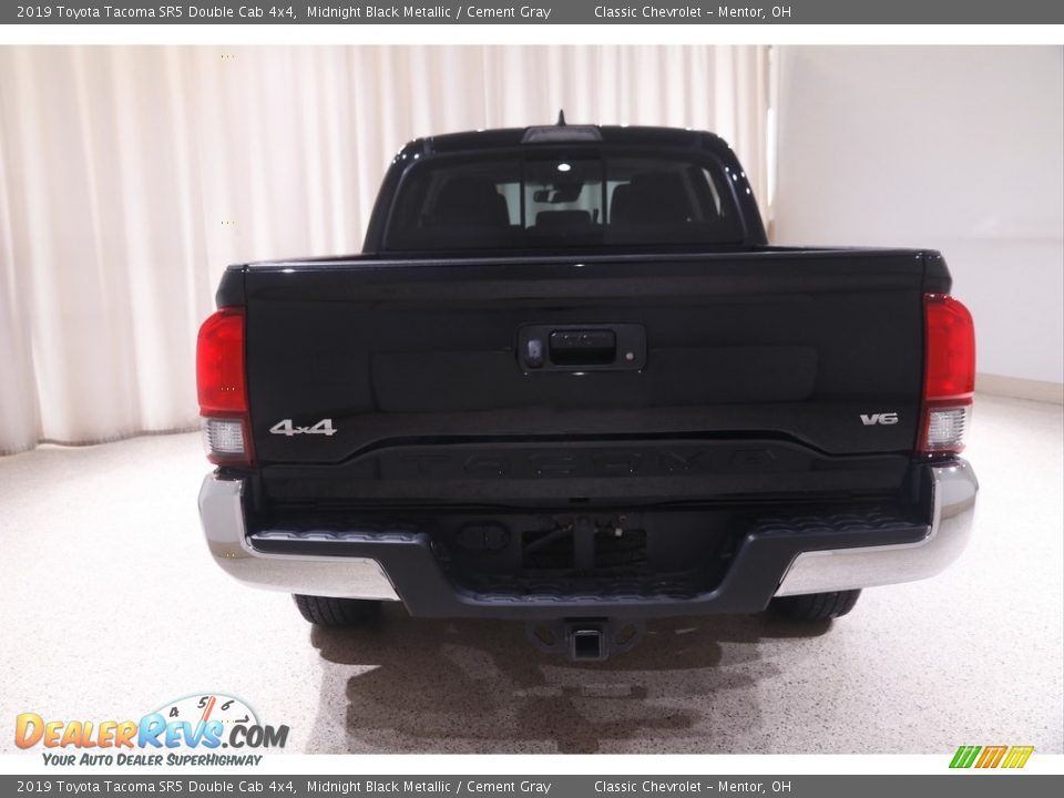 2019 Toyota Tacoma SR5 Double Cab 4x4 Midnight Black Metallic / Cement Gray Photo #17