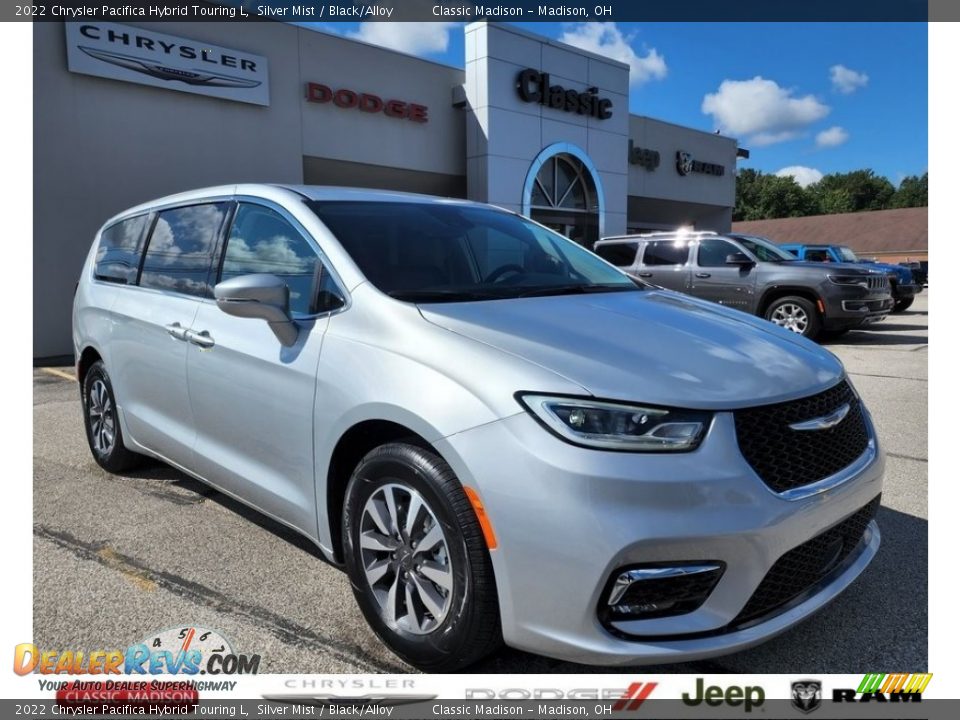 2022 Chrysler Pacifica Hybrid Touring L Silver Mist / Black/Alloy Photo #1