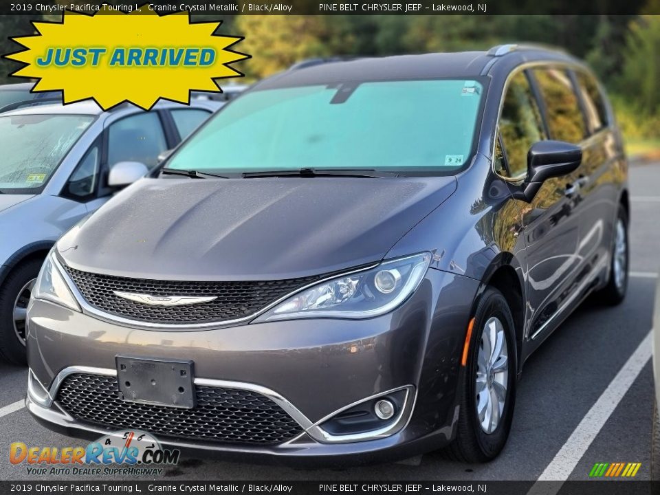 2019 Chrysler Pacifica Touring L Granite Crystal Metallic / Black/Alloy Photo #1