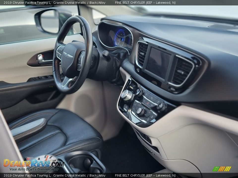 2019 Chrysler Pacifica Touring L Granite Crystal Metallic / Black/Alloy Photo #6