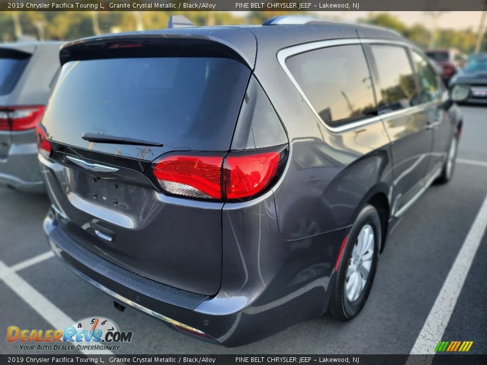 2019 Chrysler Pacifica Touring L Granite Crystal Metallic / Black/Alloy Photo #8