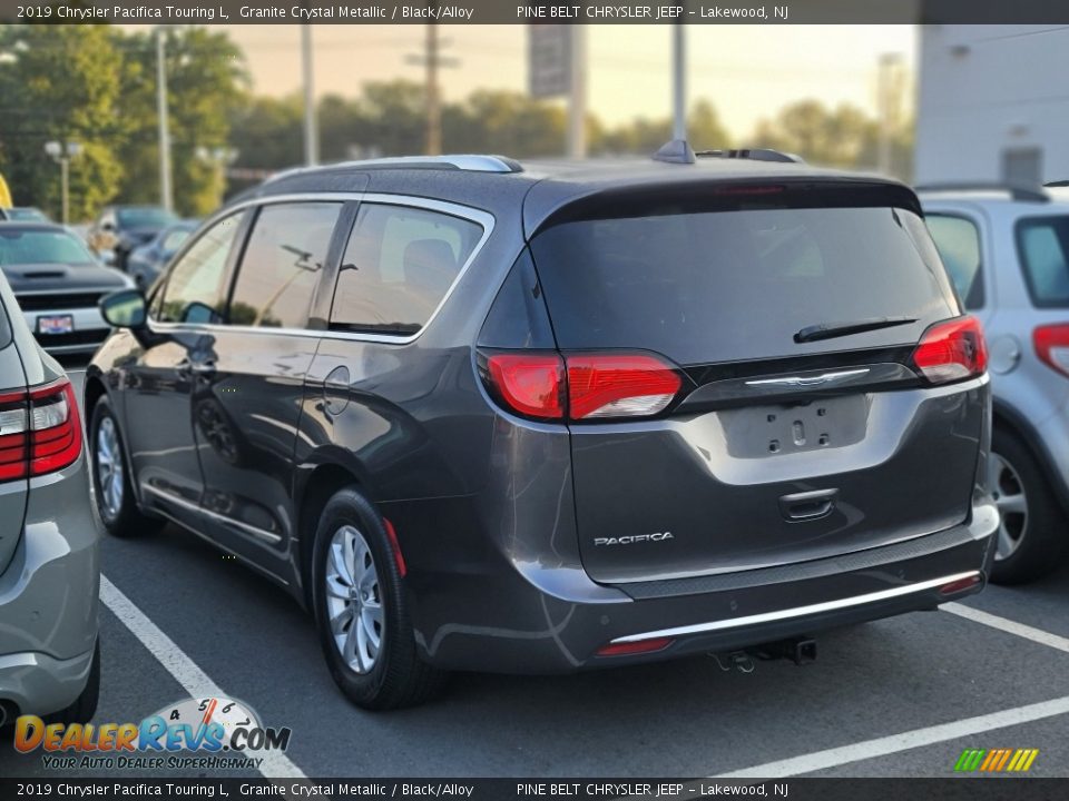 2019 Chrysler Pacifica Touring L Granite Crystal Metallic / Black/Alloy Photo #10