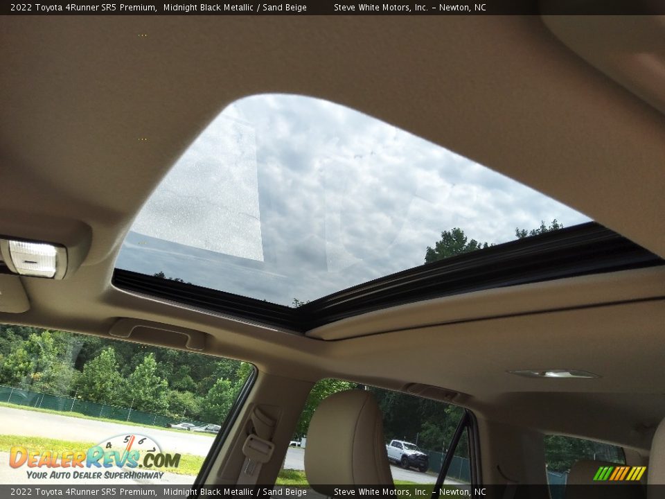 Sunroof of 2022 Toyota 4Runner SR5 Premium Photo #27