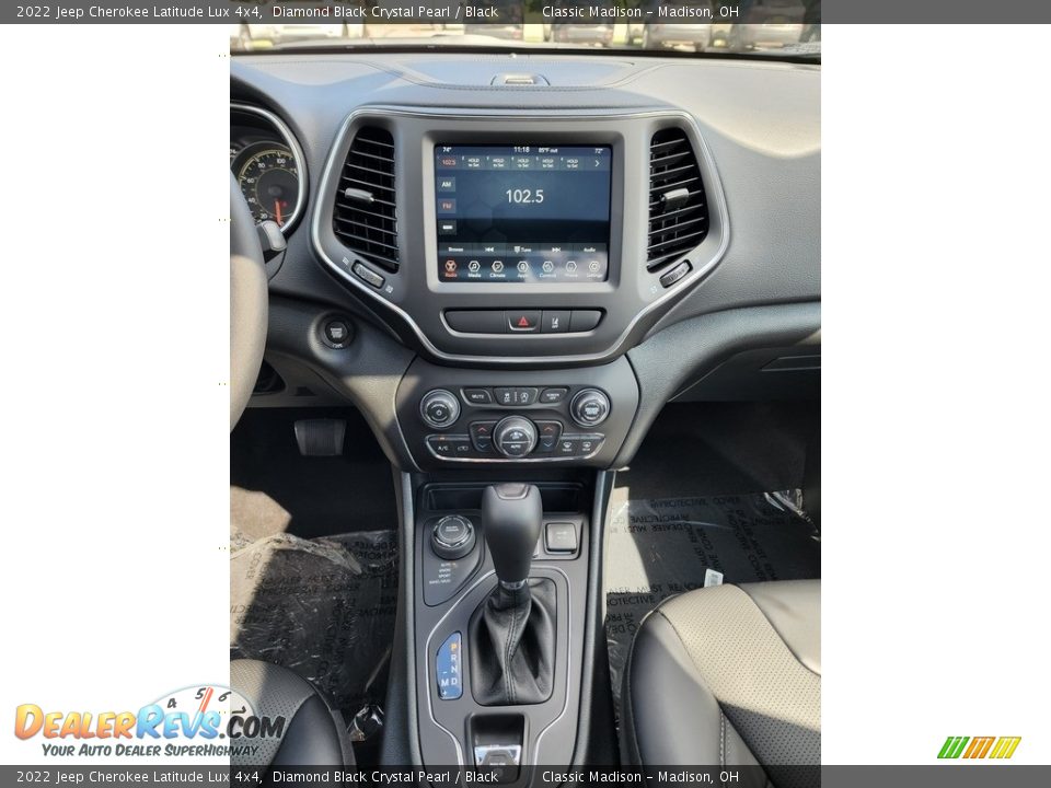 2022 Jeep Cherokee Latitude Lux 4x4 Diamond Black Crystal Pearl / Black Photo #6