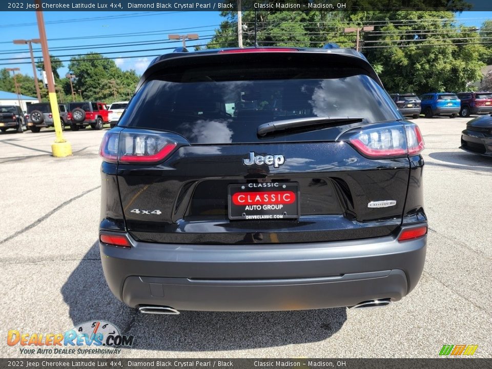2022 Jeep Cherokee Latitude Lux 4x4 Diamond Black Crystal Pearl / Black Photo #10