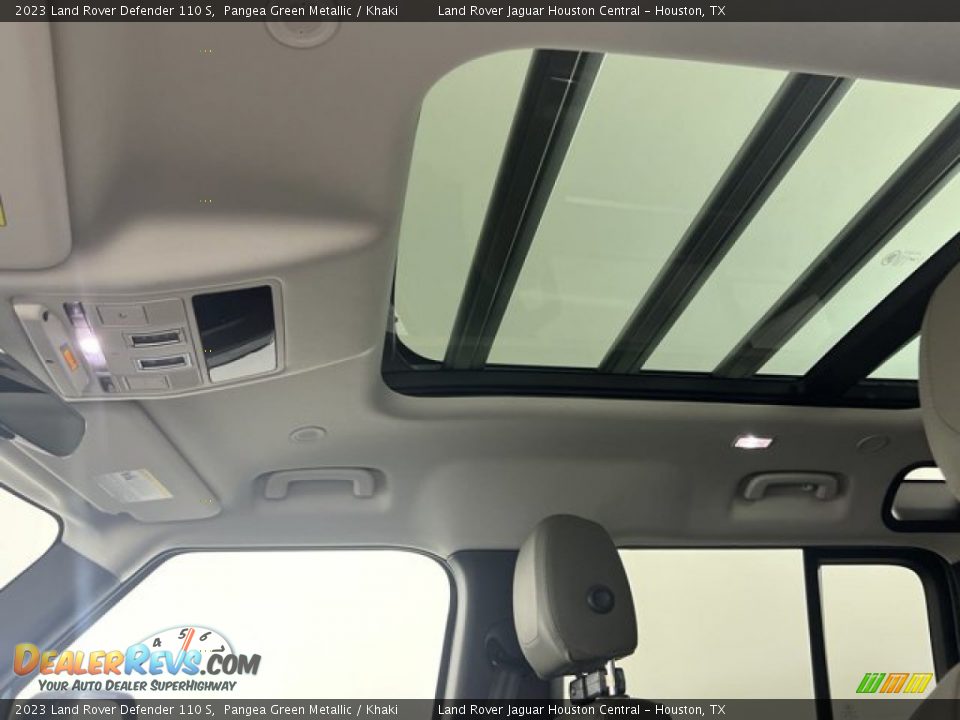 Sunroof of 2023 Land Rover Defender 110 S Photo #23