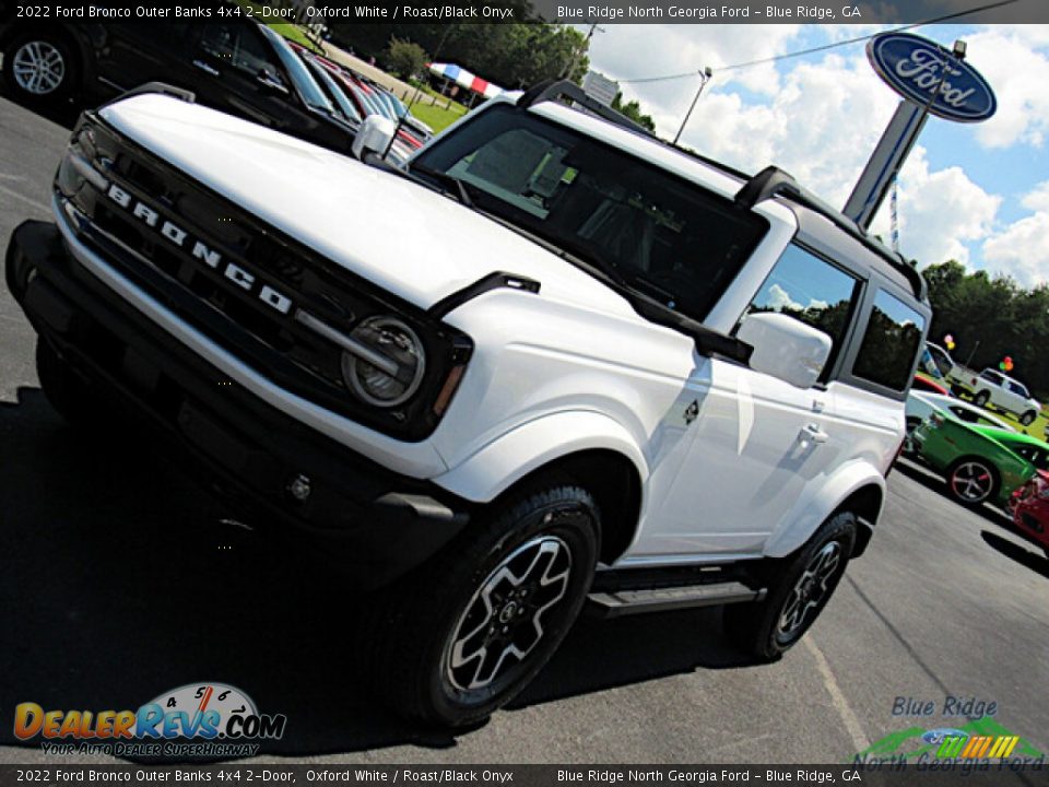 2022 Ford Bronco Outer Banks 4x4 2-Door Oxford White / Roast/Black Onyx Photo #25