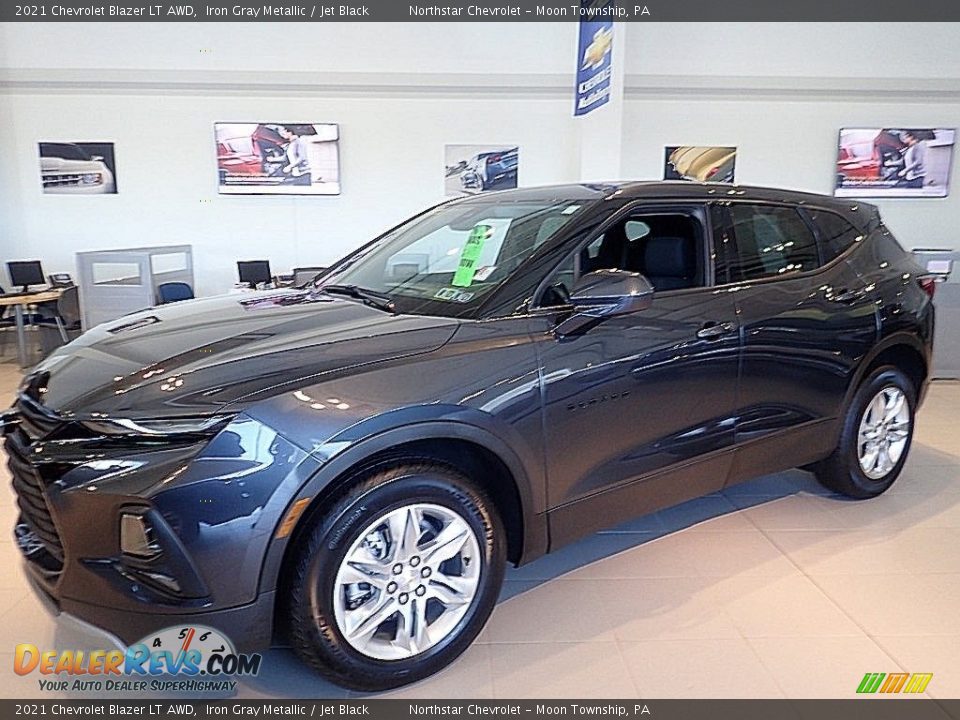 Front 3/4 View of 2021 Chevrolet Blazer LT AWD Photo #1