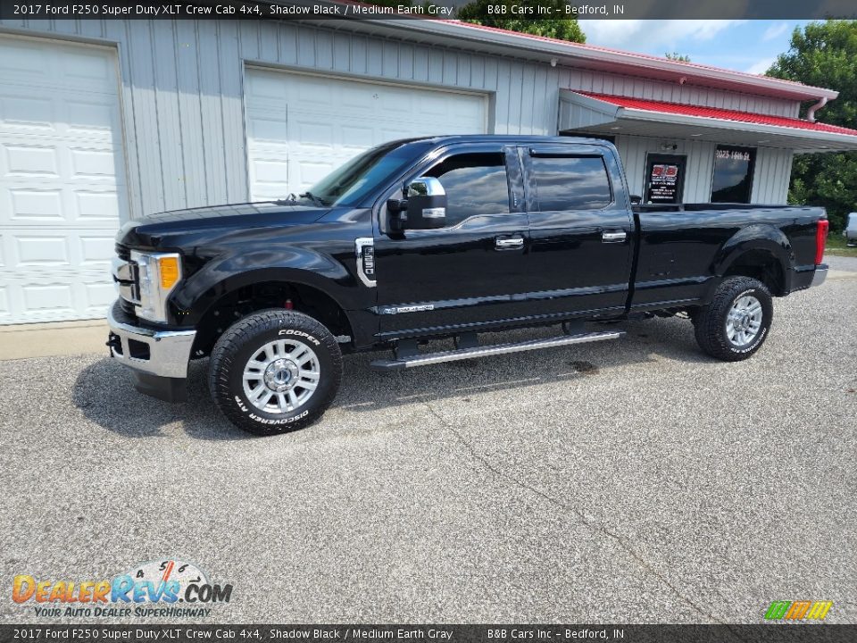 2017 Ford F250 Super Duty XLT Crew Cab 4x4 Shadow Black / Medium Earth Gray Photo #2