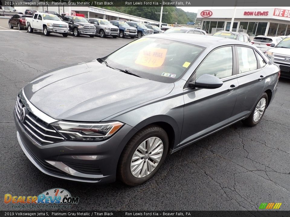 Front 3/4 View of 2019 Volkswagen Jetta S Photo #4