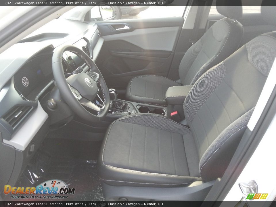 2022 Volkswagen Taos SE 4Motion Pure White / Black Photo #2