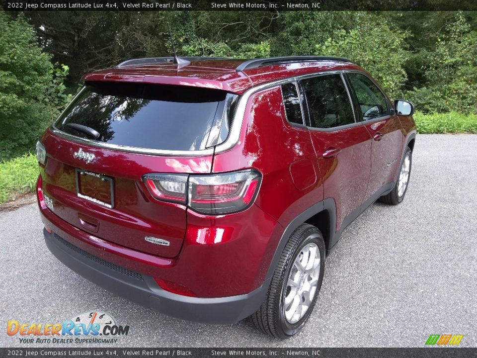 2022 Jeep Compass Latitude Lux 4x4 Velvet Red Pearl / Black Photo #6