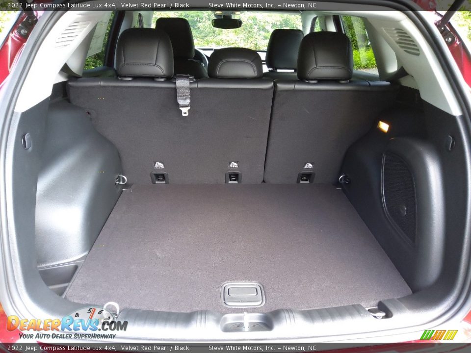 2022 Jeep Compass Latitude Lux 4x4 Trunk Photo #14