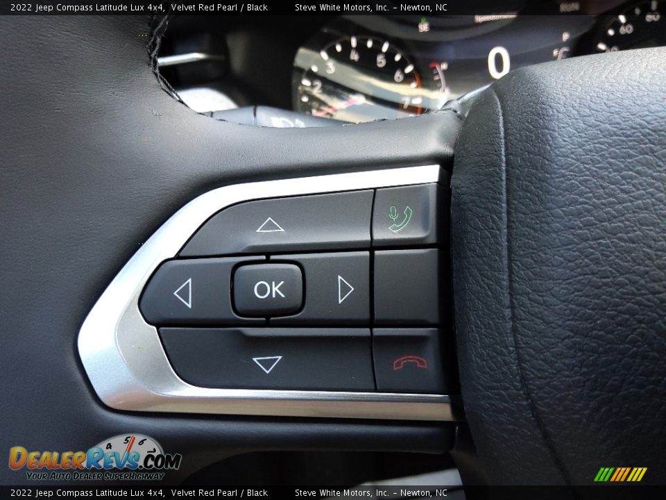 2022 Jeep Compass Latitude Lux 4x4 Steering Wheel Photo #18