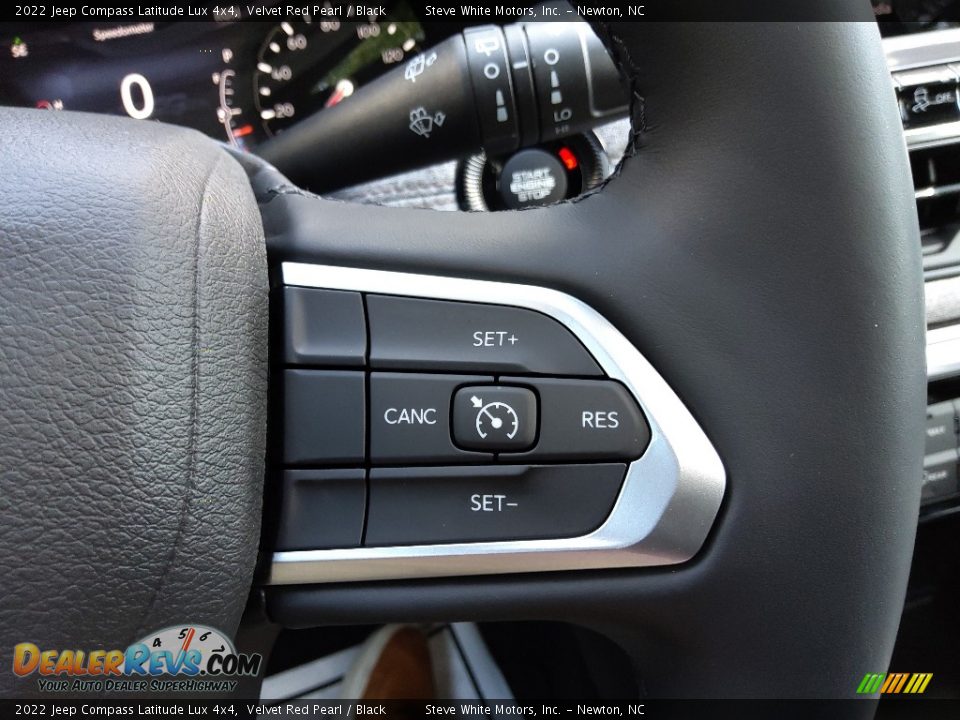 2022 Jeep Compass Latitude Lux 4x4 Steering Wheel Photo #19