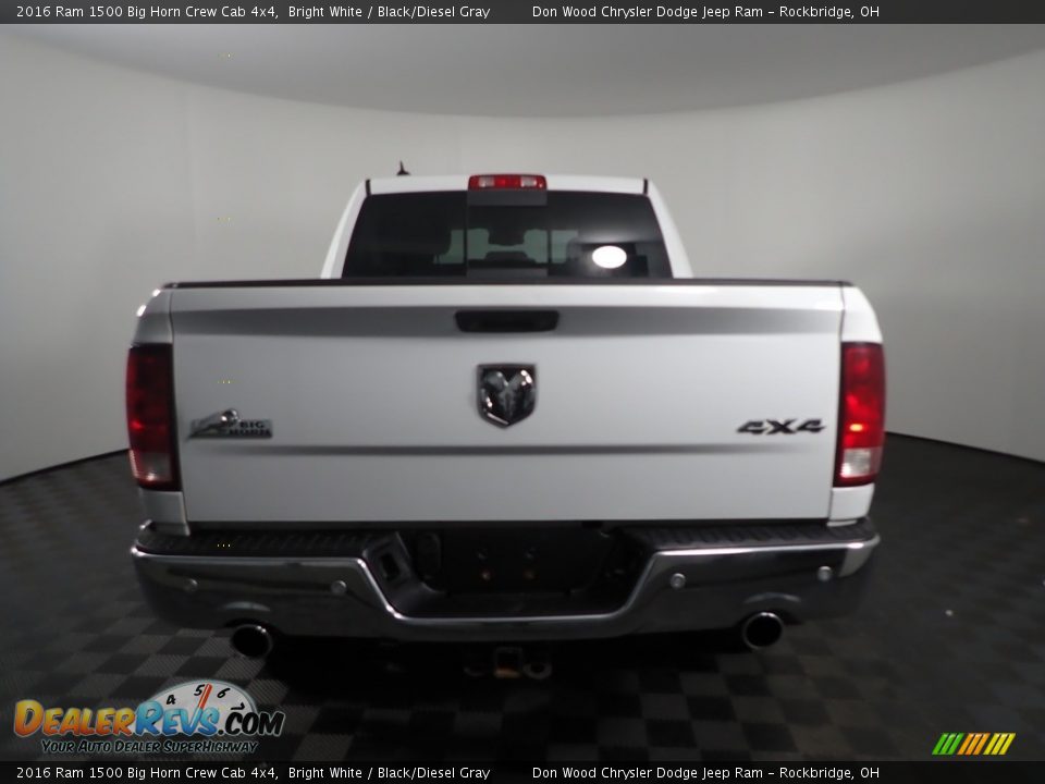 2016 Ram 1500 Big Horn Crew Cab 4x4 Bright White / Black/Diesel Gray Photo #9