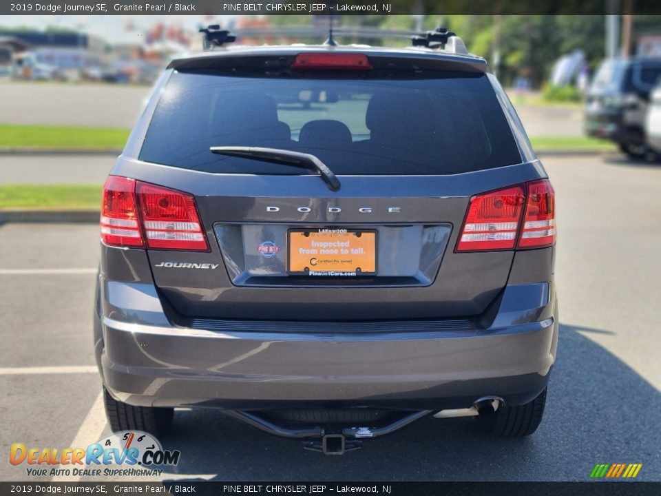 2019 Dodge Journey SE Granite Pearl / Black Photo #16