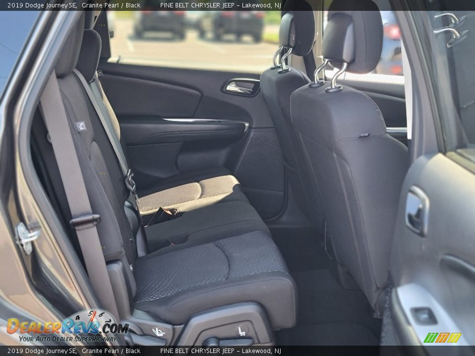 2019 Dodge Journey SE Granite Pearl / Black Photo #26