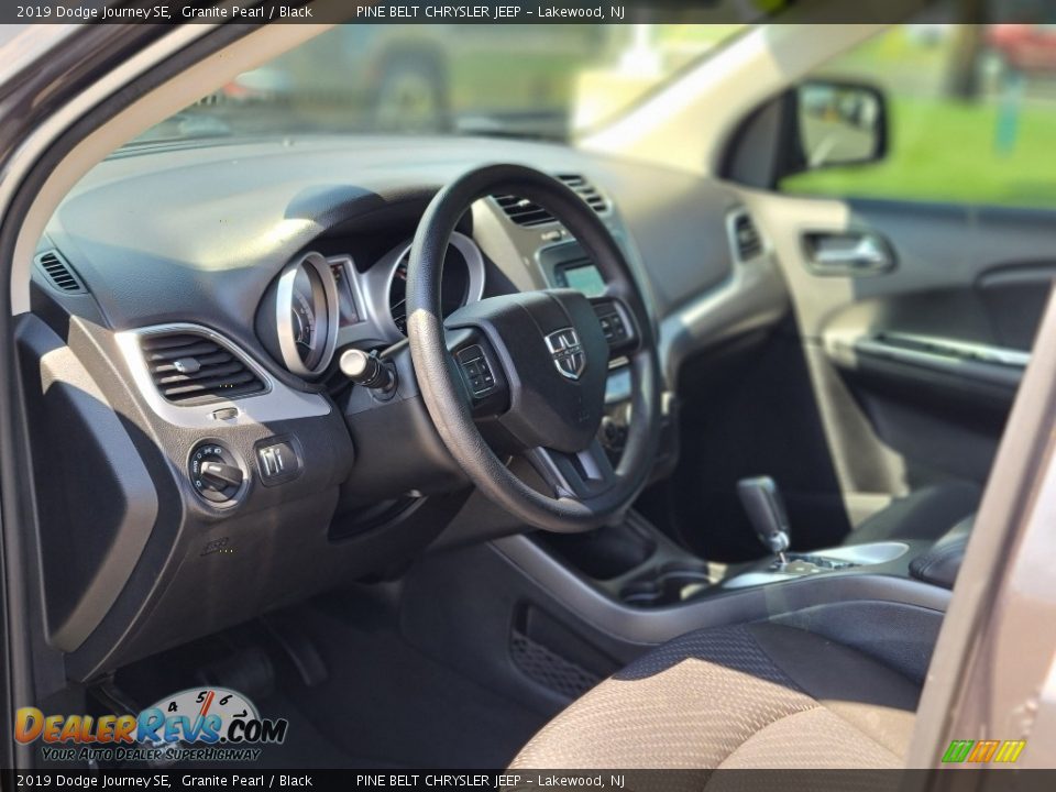 2019 Dodge Journey SE Granite Pearl / Black Photo #34