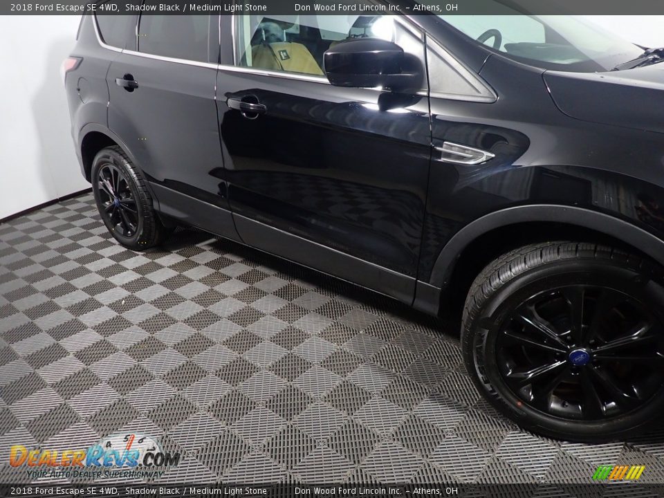 2018 Ford Escape SE 4WD Shadow Black / Medium Light Stone Photo #4