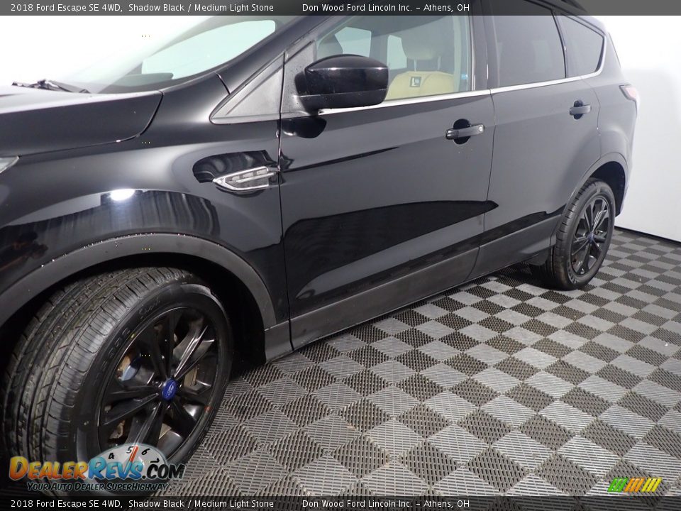 2018 Ford Escape SE 4WD Shadow Black / Medium Light Stone Photo #10