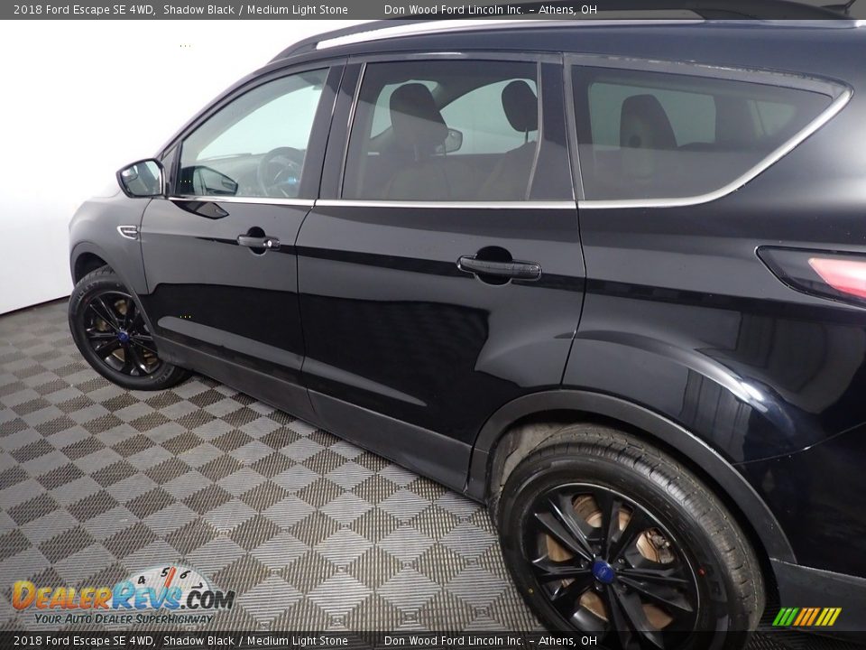 2018 Ford Escape SE 4WD Shadow Black / Medium Light Stone Photo #18