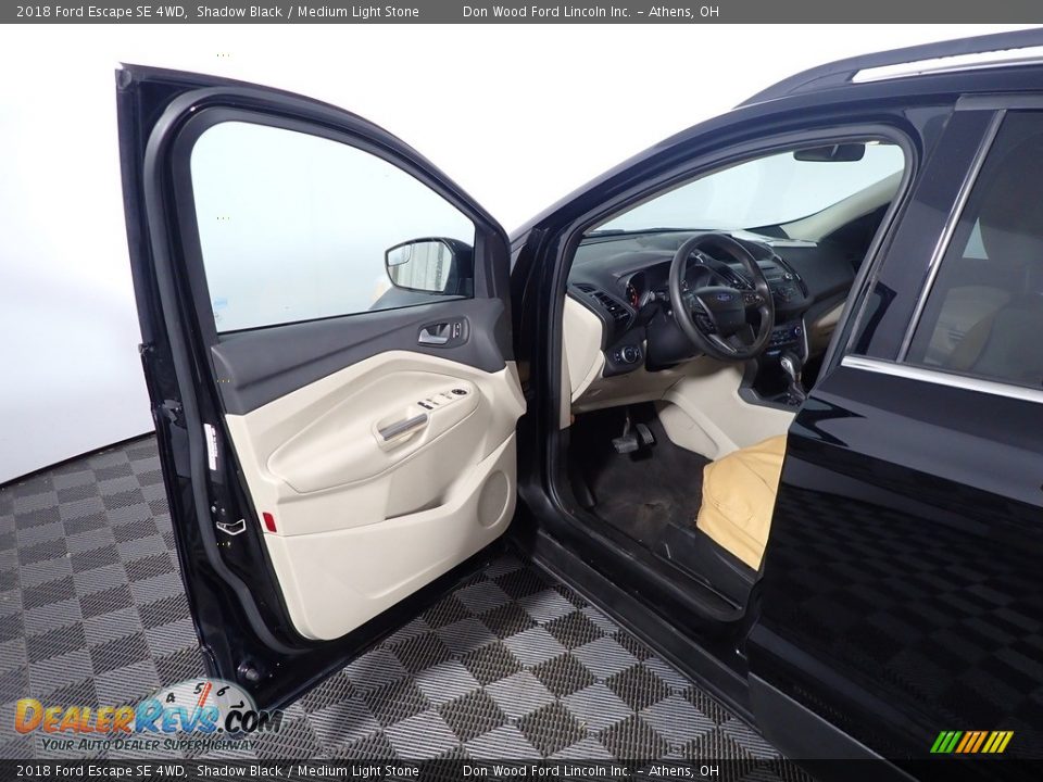 2018 Ford Escape SE 4WD Shadow Black / Medium Light Stone Photo #21