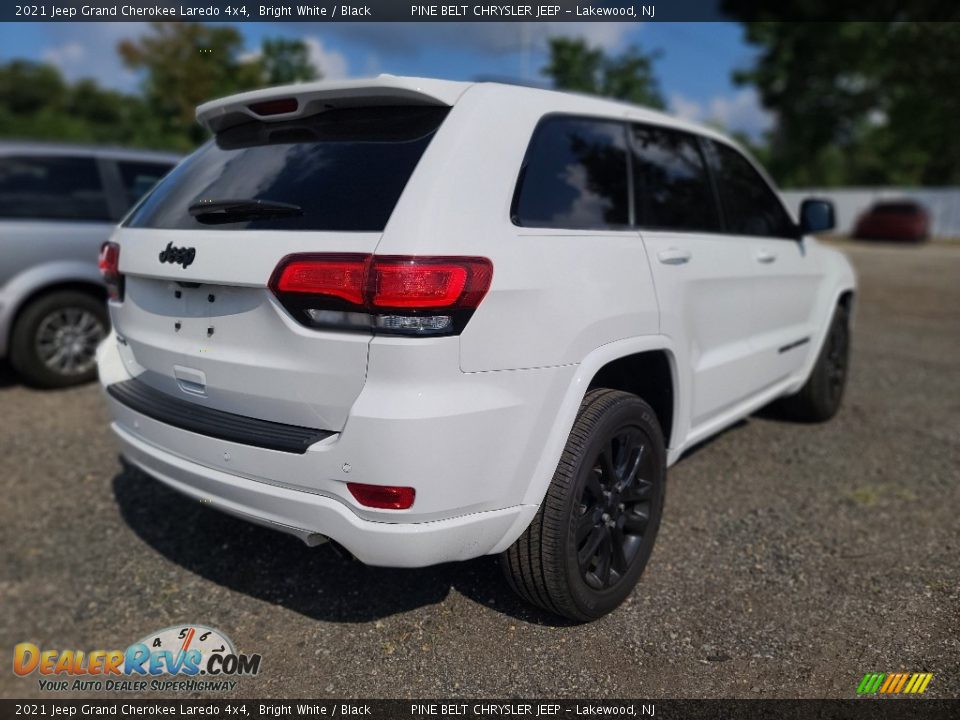 2021 Jeep Grand Cherokee Laredo 4x4 Bright White / Black Photo #5