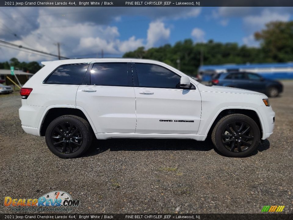 2021 Jeep Grand Cherokee Laredo 4x4 Bright White / Black Photo #6