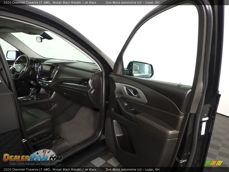 2020 Chevrolet Traverse LT AWD Mosaic Black Metallic / Jet Black Photo #28