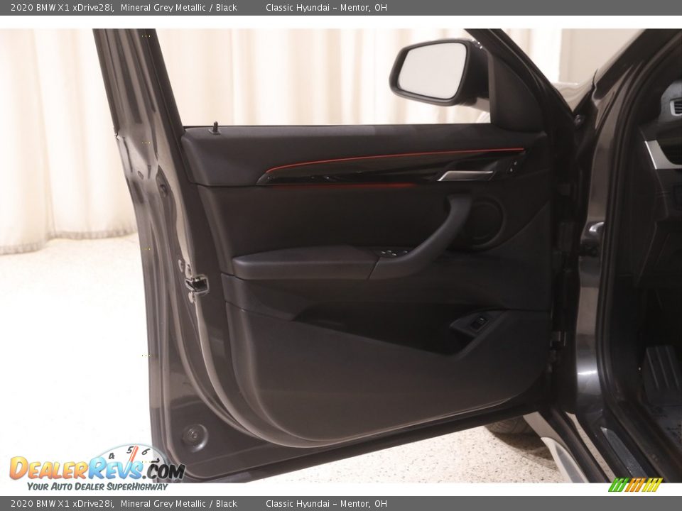 2020 BMW X1 xDrive28i Mineral Grey Metallic / Black Photo #4