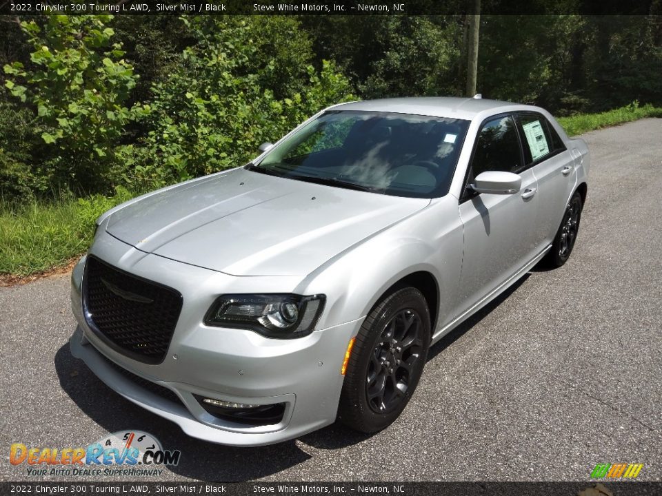 2022 Chrysler 300 Touring L AWD Silver Mist / Black Photo #2