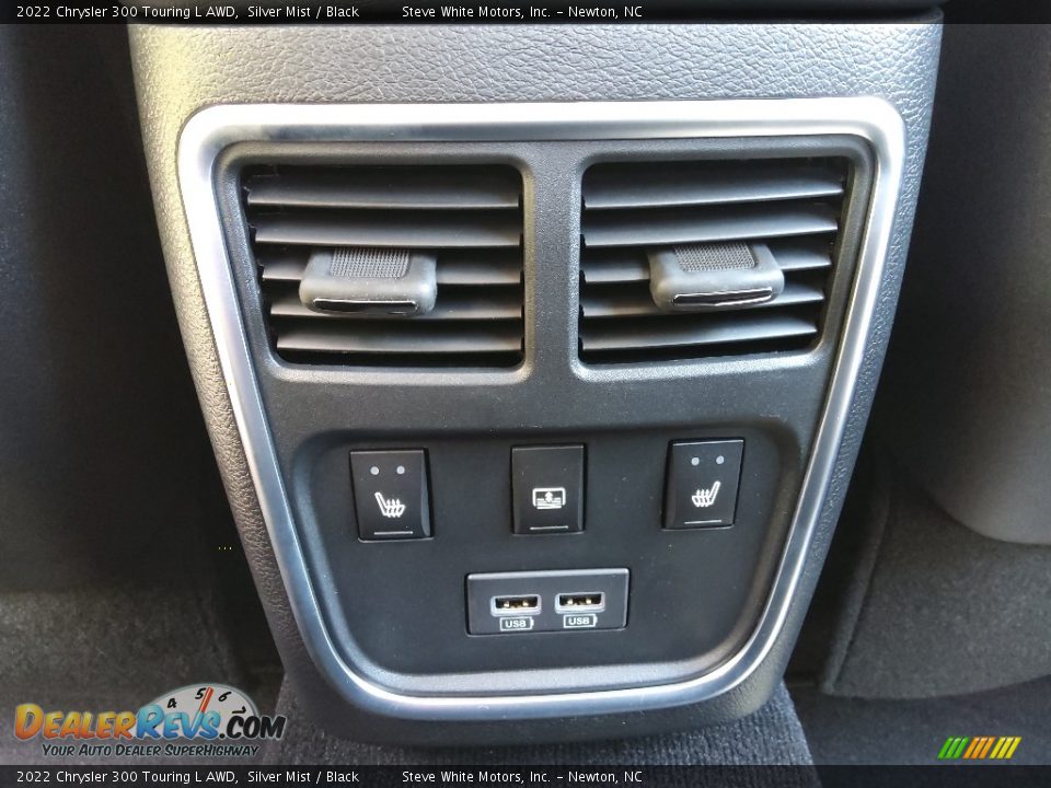 Controls of 2022 Chrysler 300 Touring L AWD Photo #14