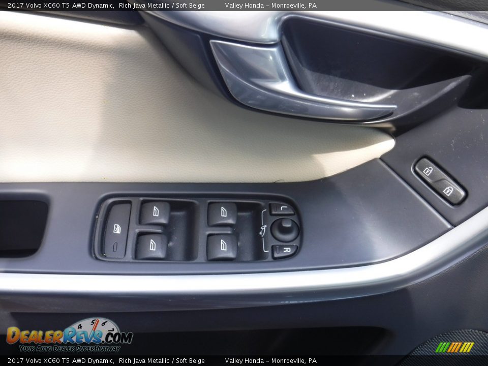 Door Panel of 2017 Volvo XC60 T5 AWD Dynamic Photo #13