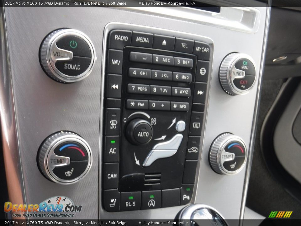 Controls of 2017 Volvo XC60 T5 AWD Dynamic Photo #15