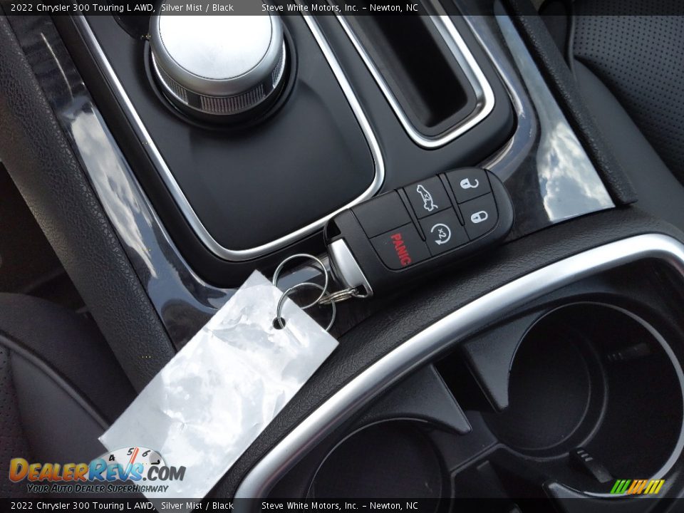 Keys of 2022 Chrysler 300 Touring L AWD Photo #29