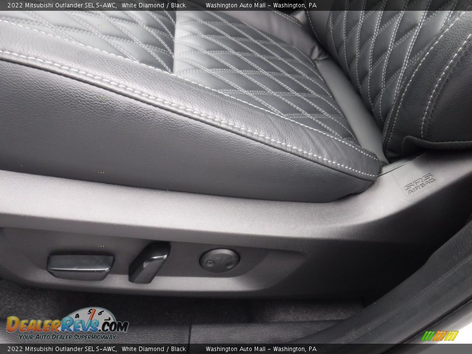 Front Seat of 2022 Mitsubishi Outlander SEL S-AWC Photo #17