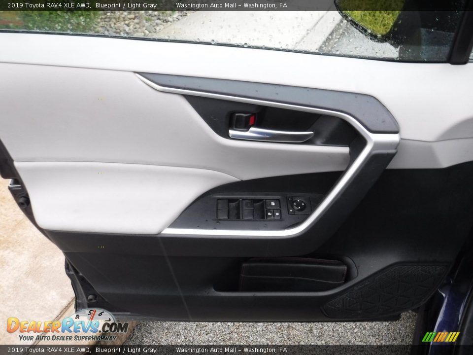 2019 Toyota RAV4 XLE AWD Blueprint / Light Gray Photo #19