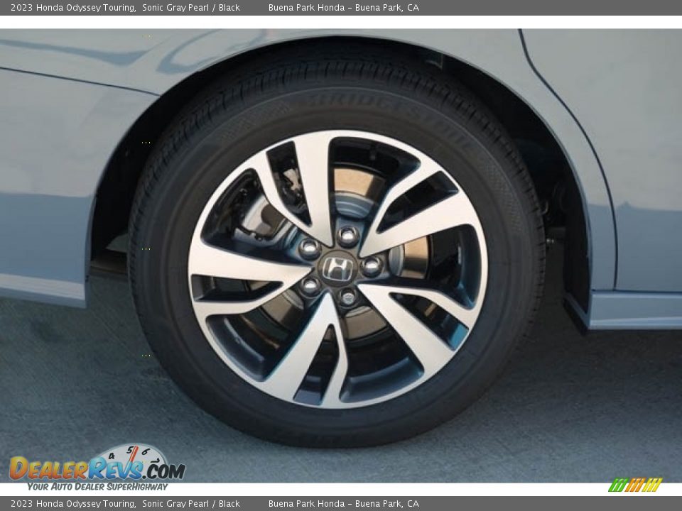 2023 Honda Odyssey Touring Wheel Photo #10