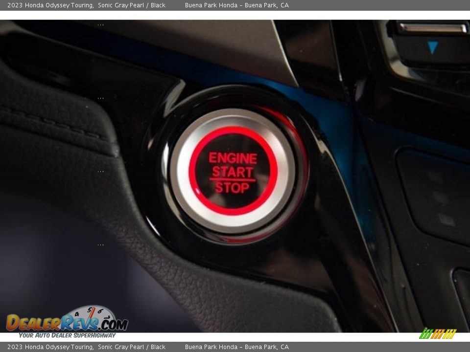 2023 Honda Odyssey Touring Sonic Gray Pearl / Black Photo #23