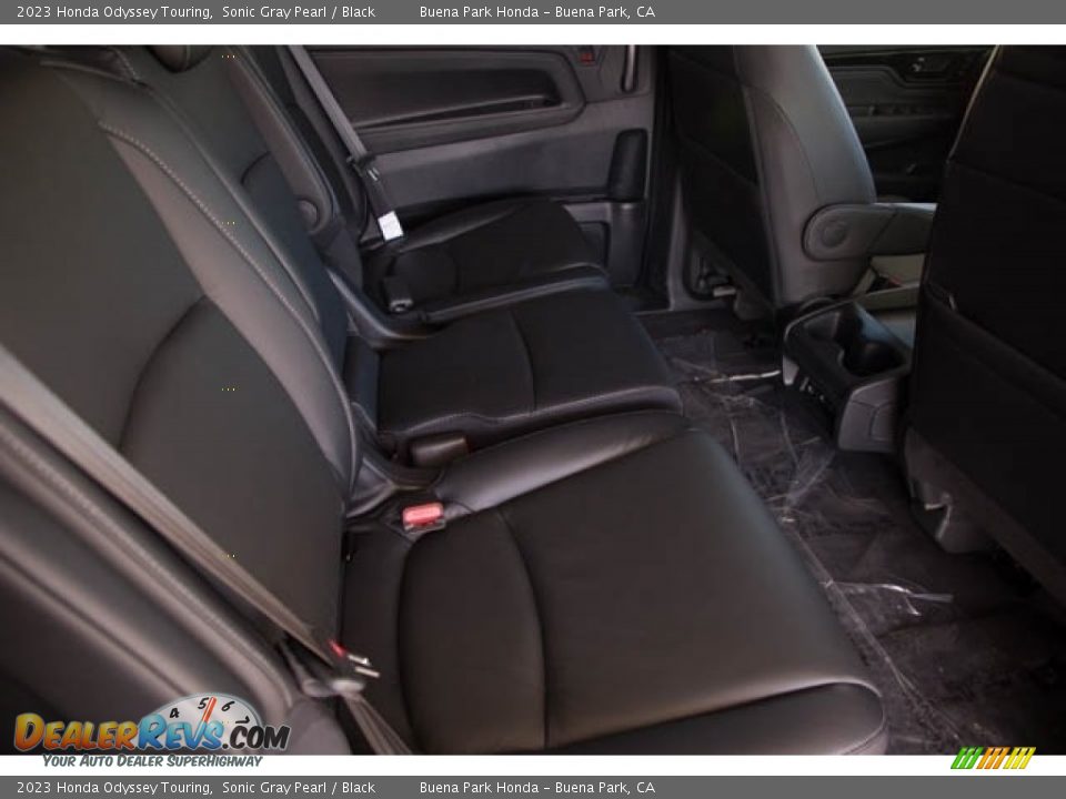 2023 Honda Odyssey Touring Sonic Gray Pearl / Black Photo #32