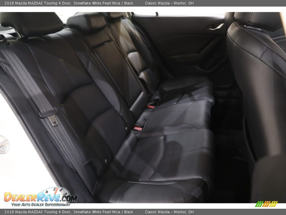 2018 Mazda MAZDA3 Touring 4 Door Snowflake White Pearl Mica / Black Photo #17