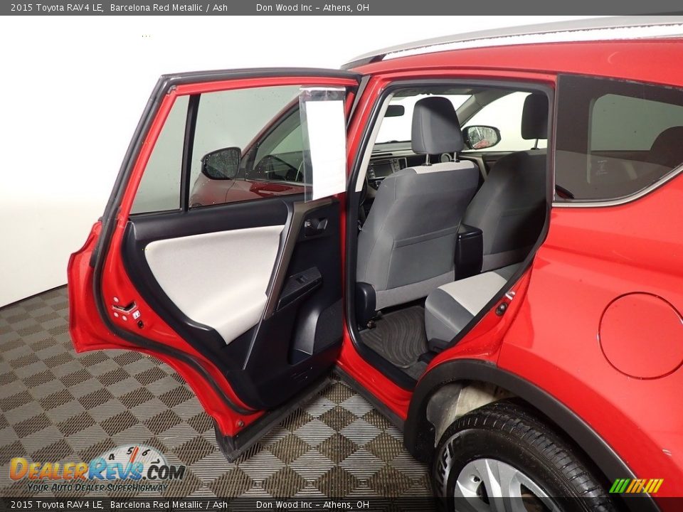 2015 Toyota RAV4 LE Barcelona Red Metallic / Ash Photo #30